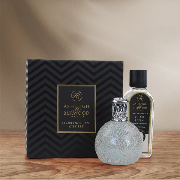 ASHLEIGH & BURWOOD PEARL LAMP GIFT SET